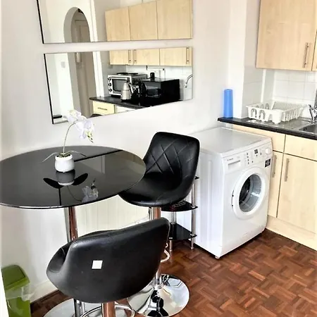 Bright & Modern Flat In Paddington - Zone 1 London