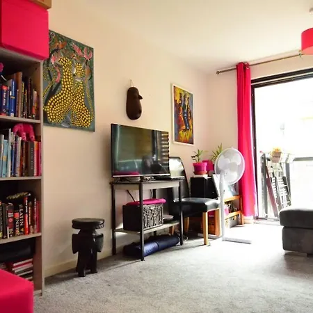 Apartment Modern 1 Bed Flat, *