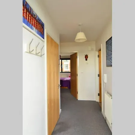 Apartment Modern 1 Bed Flat, *