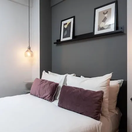 324 - Nell Gwynn House, Chelsea Apartment *