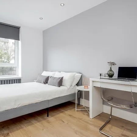 Luxury Chic Near Canary Wharf, Excel, O2 & Stratford Apartment London