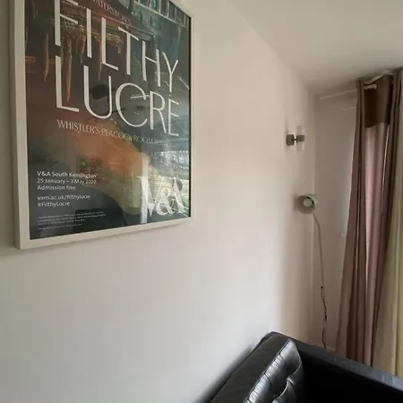 Apartment Two Bedroom Garden Flat In Zone 2 London