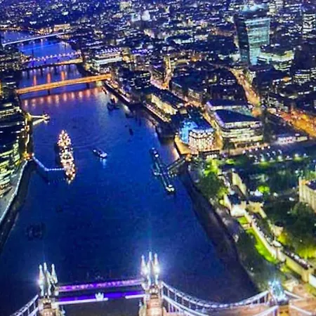 Appartamento Shad Thames Pied-A-Terre Exquisite Historic Warehouse Air Conditioning Private Parking Garden & Balcony Next To Shard With Views Londra