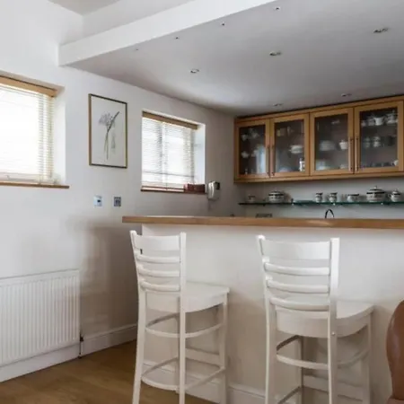 Beautiful Mews House, Conduit Mews, Paddington, W2 Holiday home