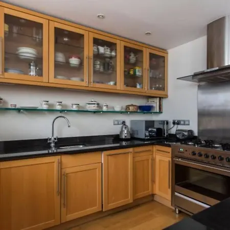 Beautiful Mews House, Conduit Mews, Paddington, W2 London
