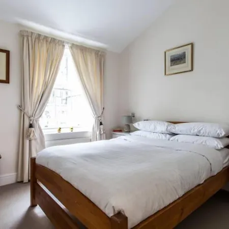 Holiday home Beautiful Mews House, Conduit Mews, Paddington, W2 London