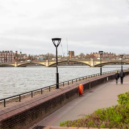Thames-border