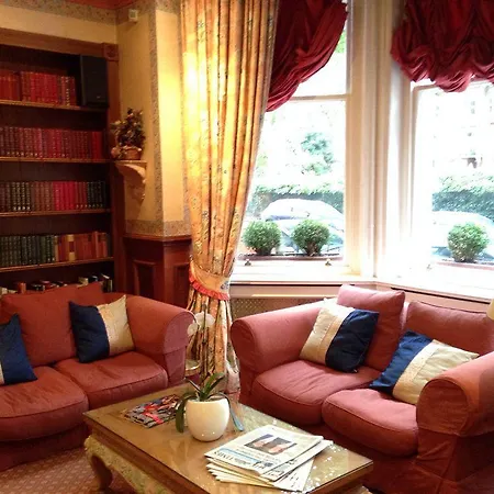 Henley House Szálloda 4*