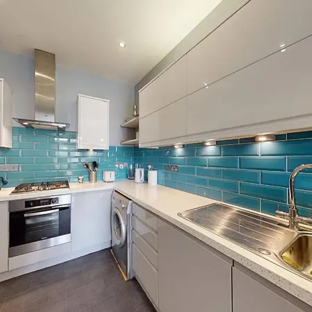 Modern 2 Bed Flat - The Black Dog Pub - 6 Mins From Vauxhall Station * London