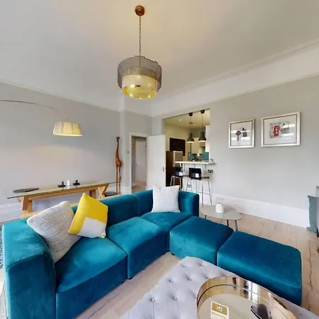 Modern 2 Bed Flat - The Black Dog Pub - 6 Mins From Vauxhall Station * London