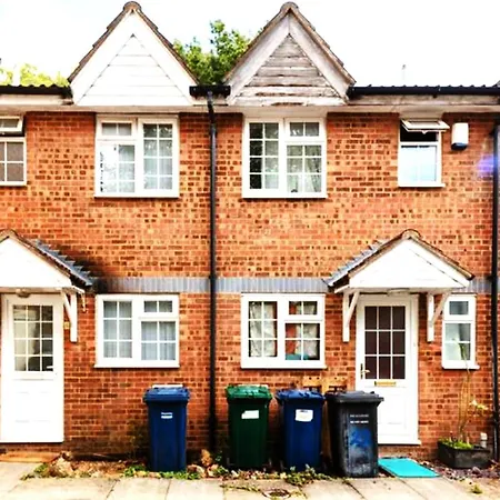 Eagle Drive Apartment *