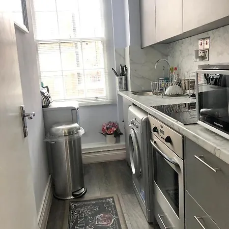 Hyde Park Flats Apartment