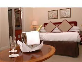 Park Lane Mews 4* لندن