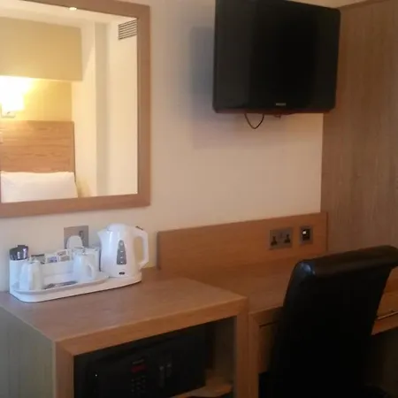 Hotel Regency Parkside 4*