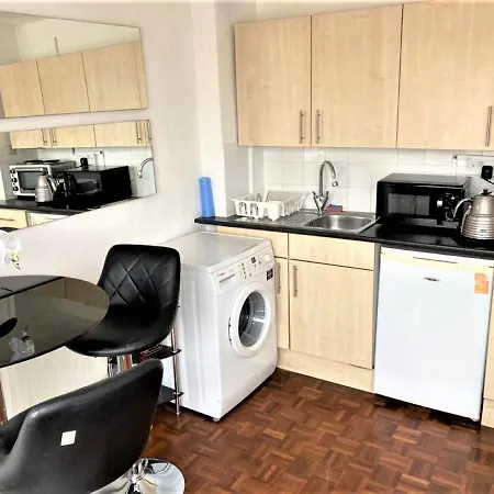 Bright & Modern Flat In Paddington - Zone 1