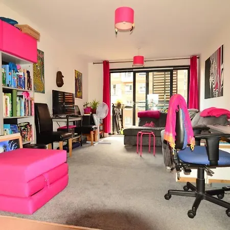 Modern 1 Bed Flat,