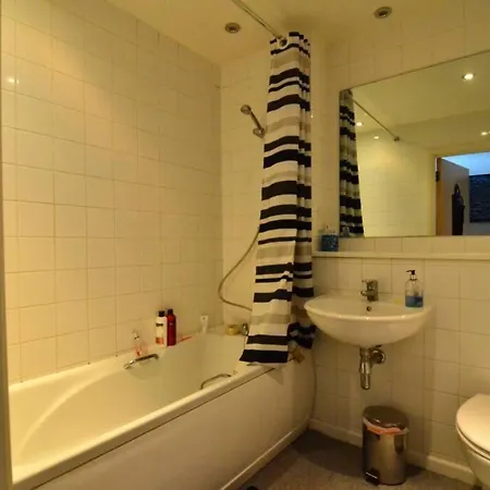 Modern 1 Bed Flat,