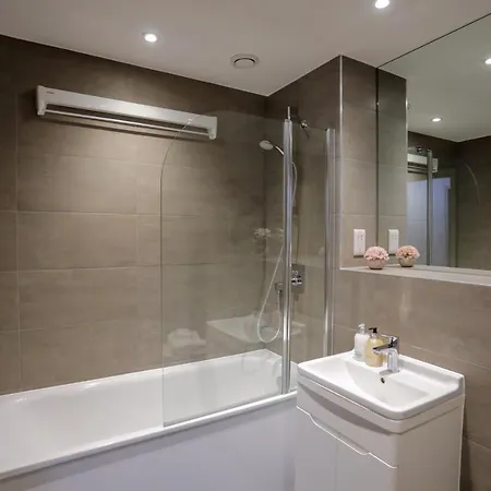 Apartment Fw Haute Apartments: Queensbury Ground Floor With Wi-fi And Parking *