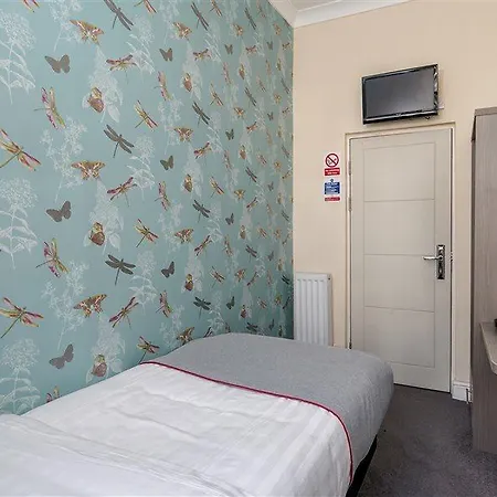 Hotel Oyo Bakers Victoria