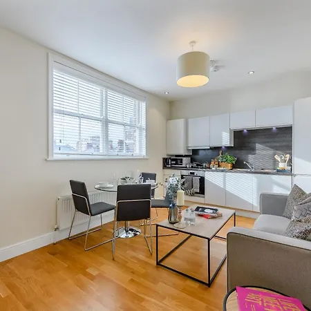 Apartment Hamlet Gardens London