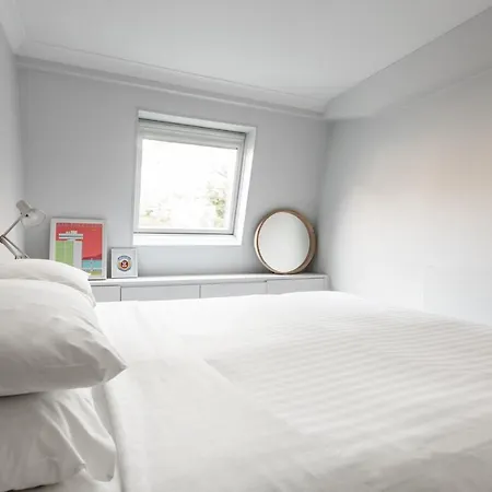 Talbot Road Vi By Onefinestay