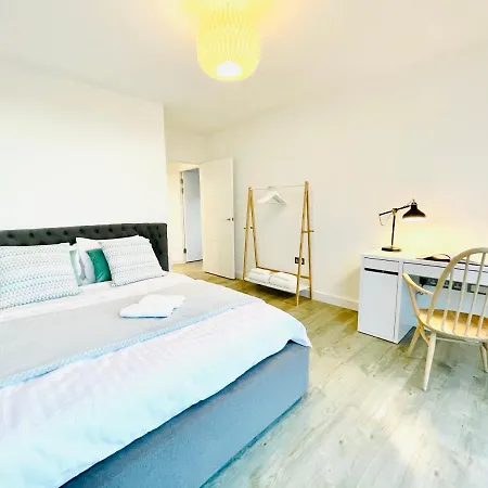 Apartment Panoramic Park And Penthouses Retreat London