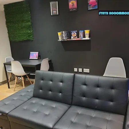 80s Retro 1 Bedroom Serviced Canary Wharf Perfect For Corporate Business Families & Leisure Guests