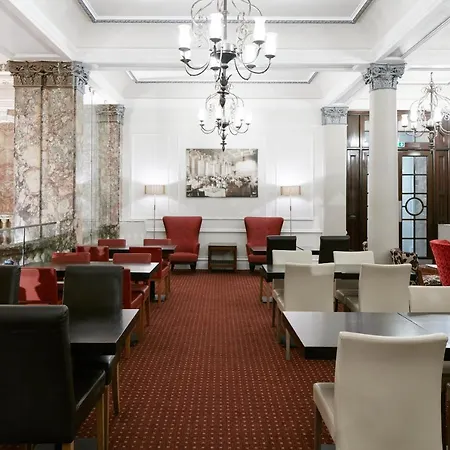 Hotel The Grand At Trafalgar Square