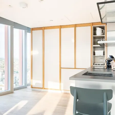 Apartment The Stratford Escape - Modern & Bright 2bdr Loft With Amazing Views