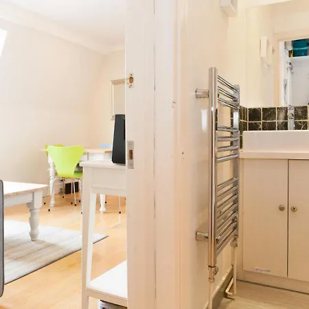 Pass The Keys Roof Terrace Flat In Trendy & Chic Hampstead
