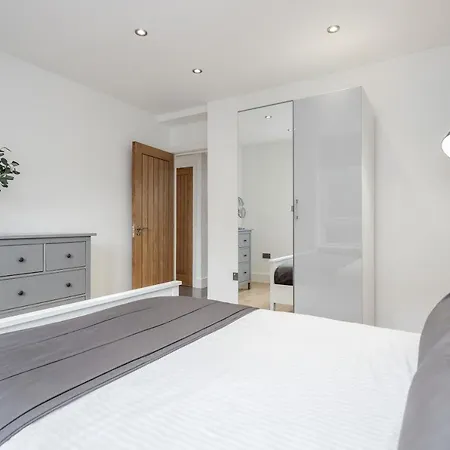 Luxury Chic Near Canary Wharf, Excel, O2 & Stratford Apartment London