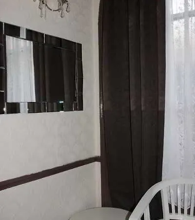 Tony's House Hotel