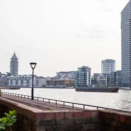 Thames-border London