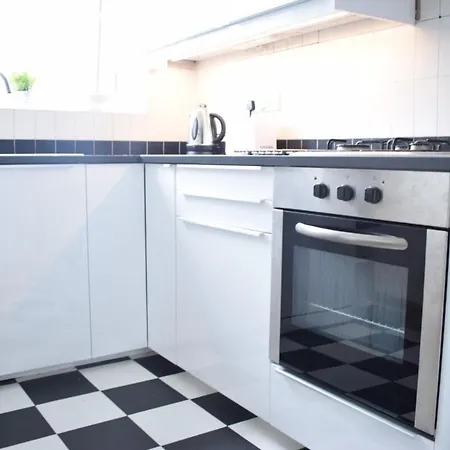 Spacious 2 Bedroom Flat In Beautiful Maida Vale *