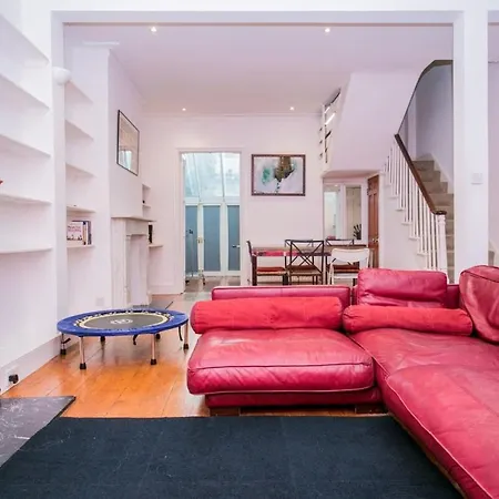 Elegant Victorian 3-bed Near Hammersmith * London