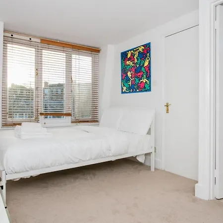 Holiday home Elegant Victorian 3-bed Near Hammersmith *