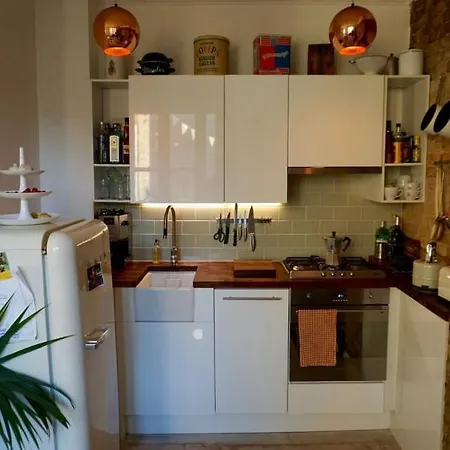Beautiful Canalside 1-bedroom Flat With Terrace Apartment *