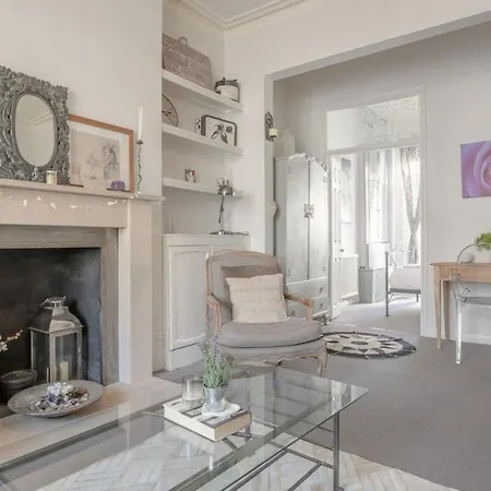 Stylish 1 Bed Near Battersea Park Apartment London