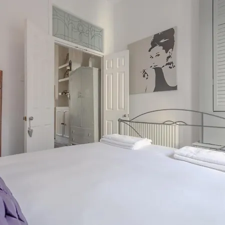 Stylish 1 Bed Near Battersea Park * London