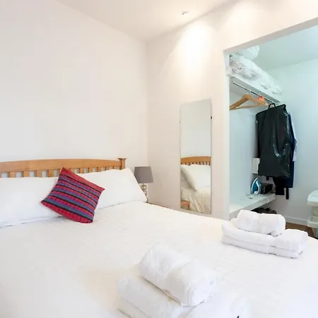 Apartment Fantastic And Bright 1 Bedroom Garden Flat London
