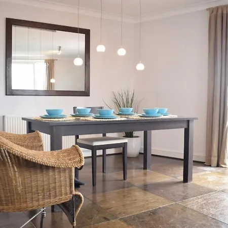 Spacious 2 Bedroom Flat In Beautiful Maida Vale Apartment London