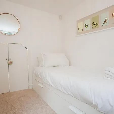 Apartment Bright Modern 2 Bed Garden Flat St Johns Wood *