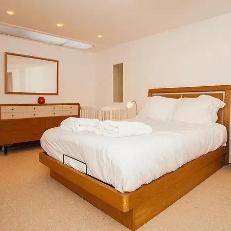 Bright Modern 2 Bed Garden Flat St Johns Wood * London