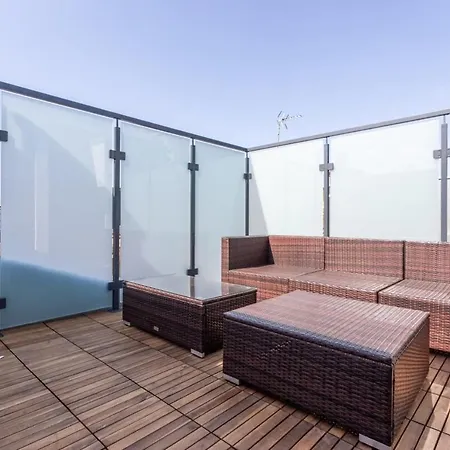 Apartment Stunning 3 Bedroom 2 Bath In Fantastic Location