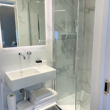 Aparthotel West End Lane Ii 3*