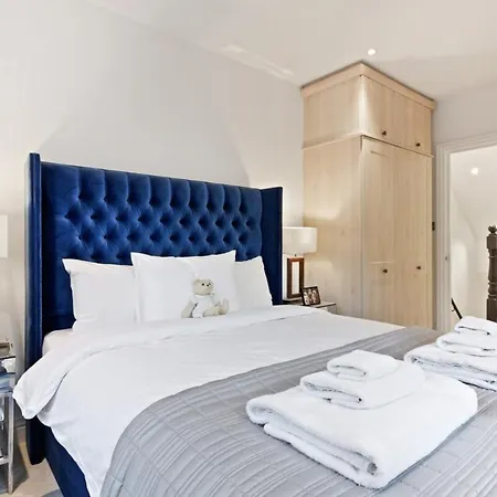 Lovely Newly-renovated 3 Bedroom In Fulham Apartment London