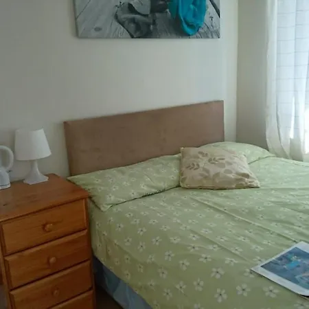 In Guest - Double Private Shower Deg-yr * Hayes (Greater London)