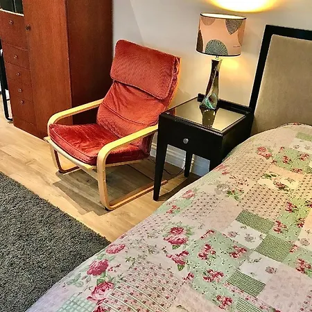 Homestay House 37 *