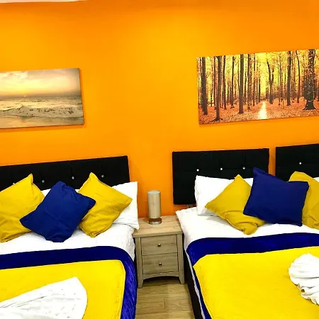 Apartment 2 Bedroom Apartment, Kitchen, Reception And Private Garden *