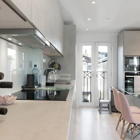 Lovely Newly-renovated 3 Bedroom In Fulham *